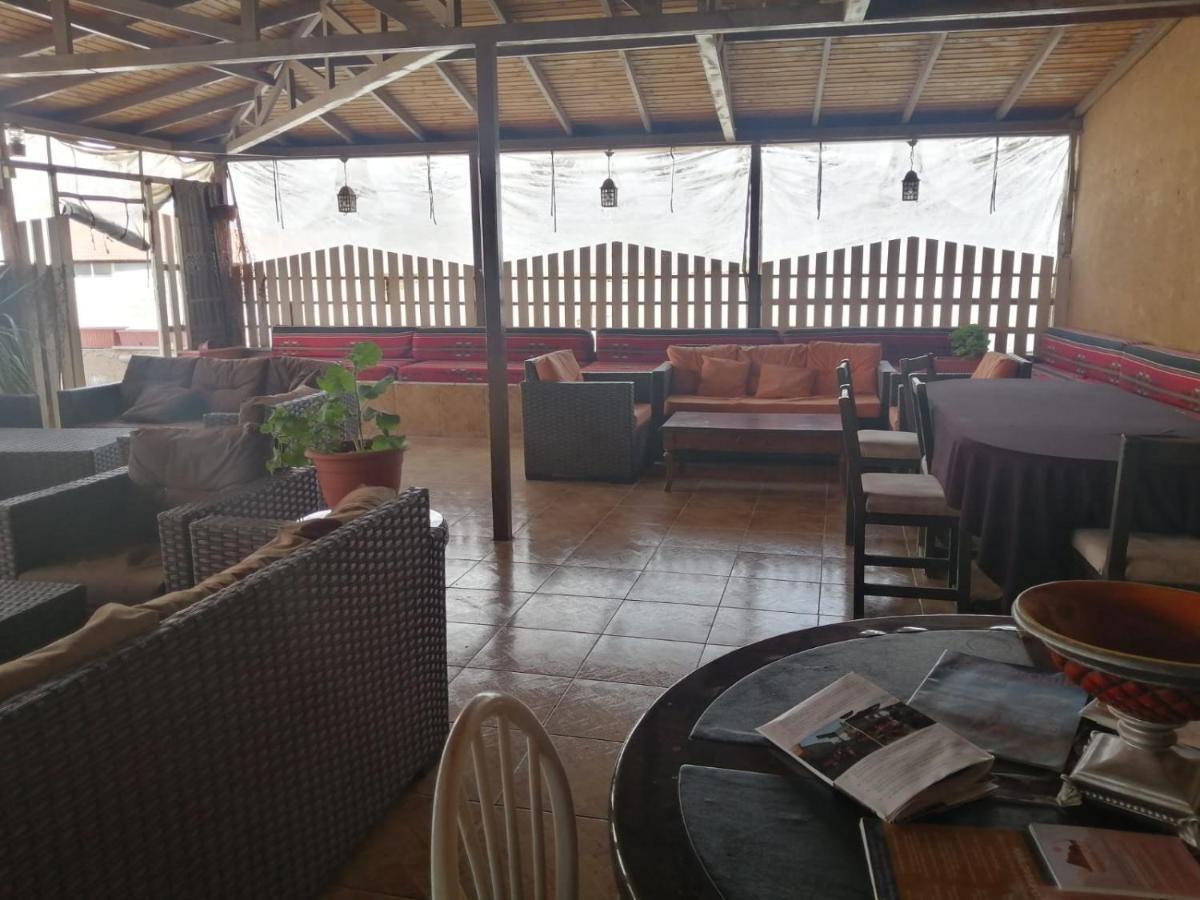 Student House Hostel Madaba Luaran gambar