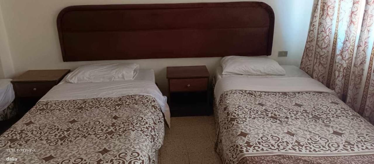 Student House Hostel Madaba Luaran gambar